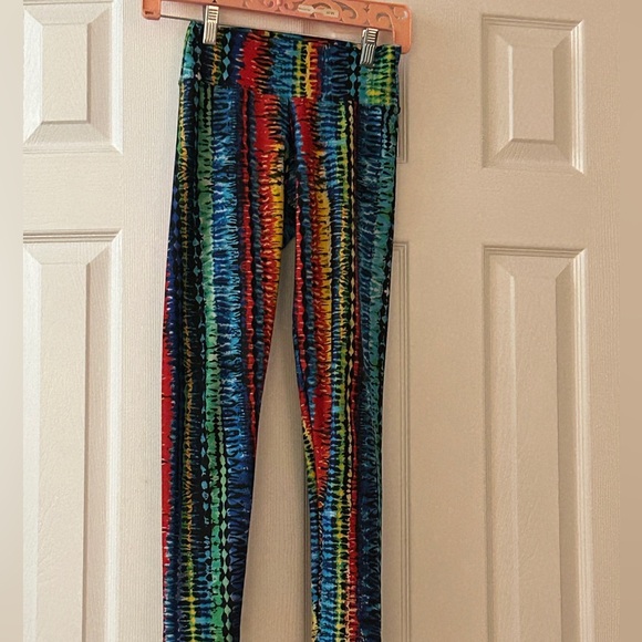 Liquido Pants - Liquido Activewear Yoga Leggings - Vibrant Tropical Feather Print - Size P/S